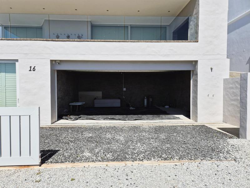 4 Bedroom Property for Sale in Perlemoenbaai Western Cape